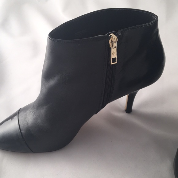 Ann Taylor Lacey Leather Cap Toe Bootie size 9.5 - Picture 9 of 10